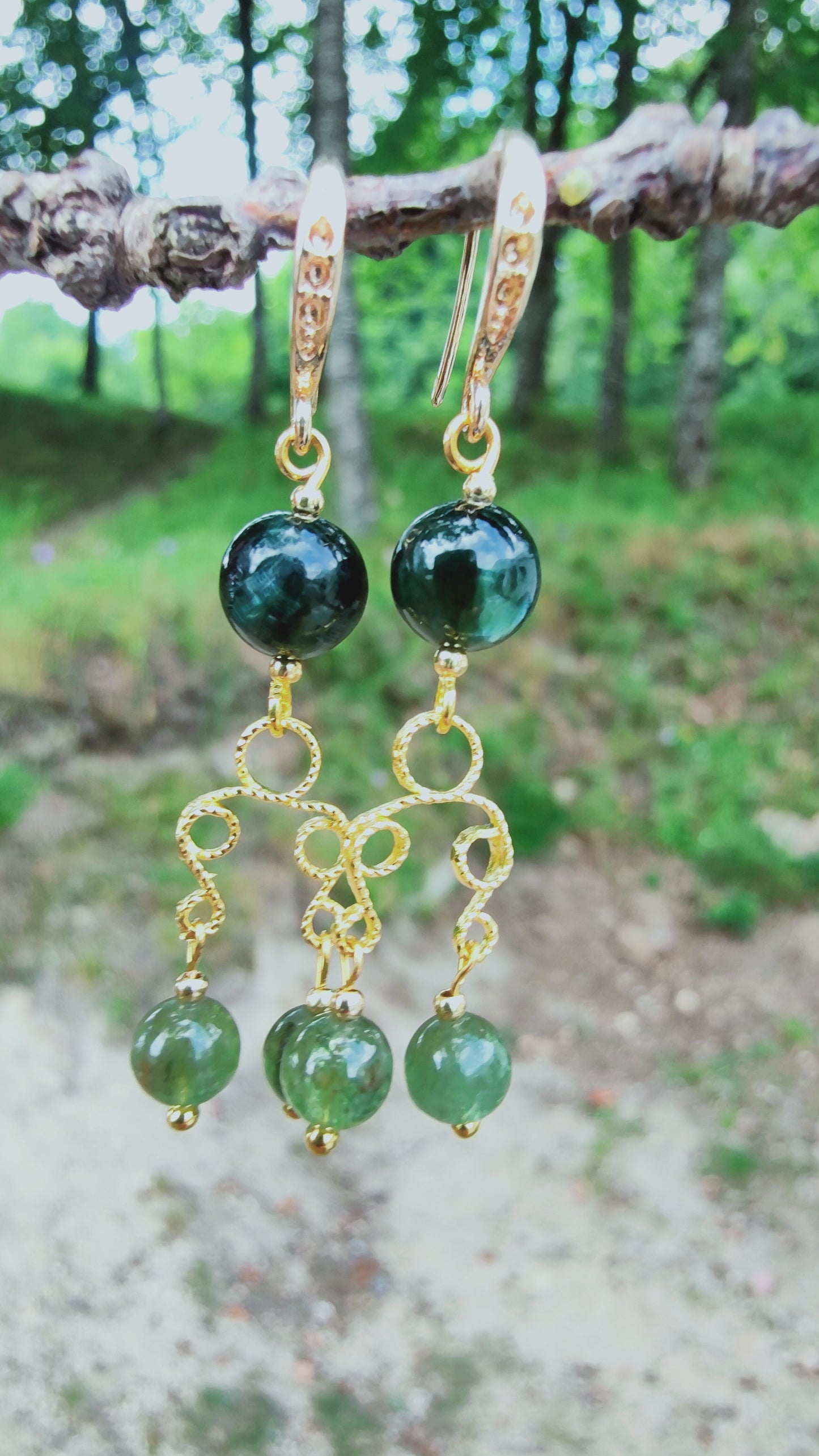 Perles de COLLECTION: Boucles d'oreille en Cyanite et Apatite verte