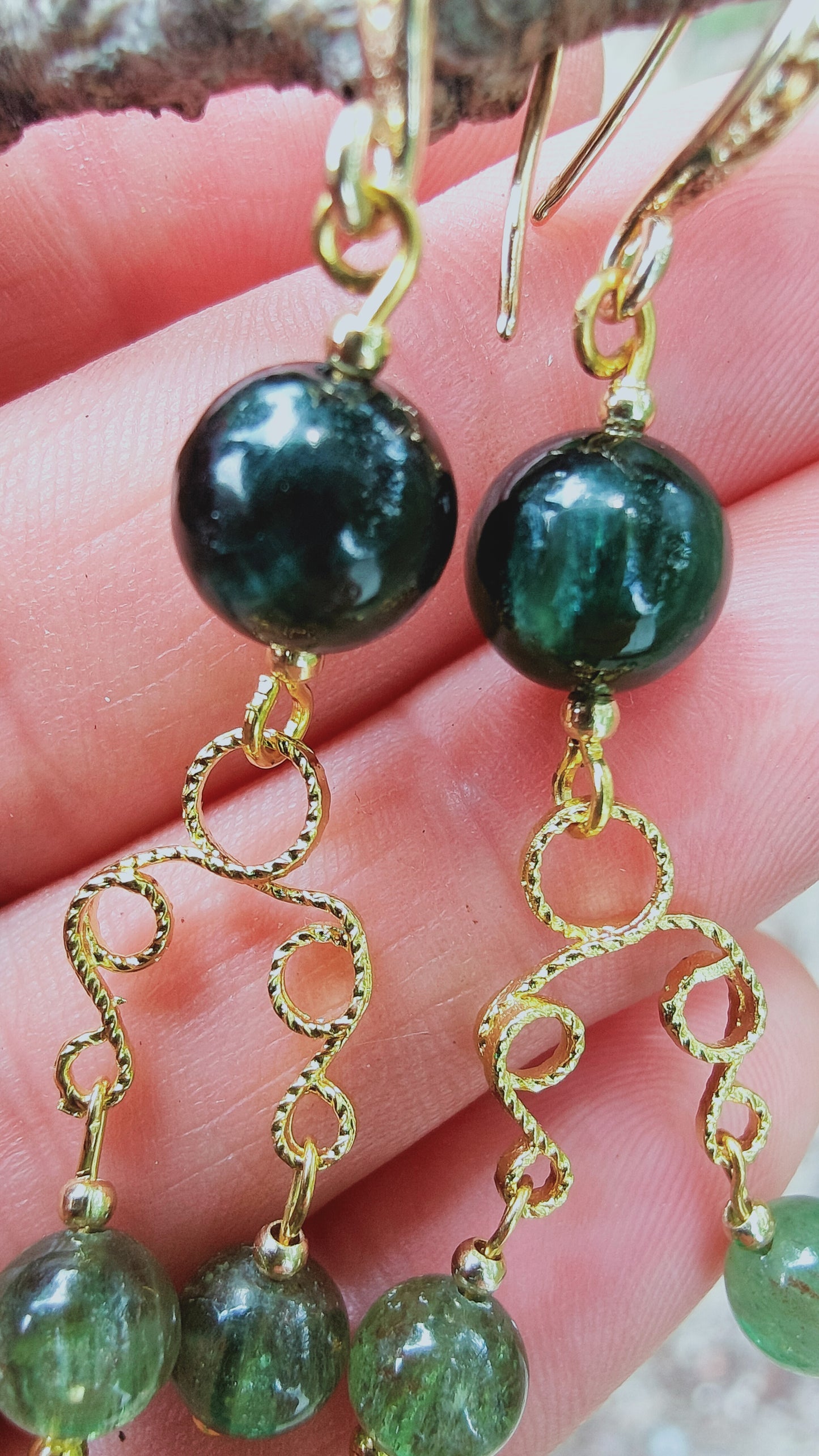 Perles de COLLECTION: Boucles d'oreille en Cyanite et Apatite verte