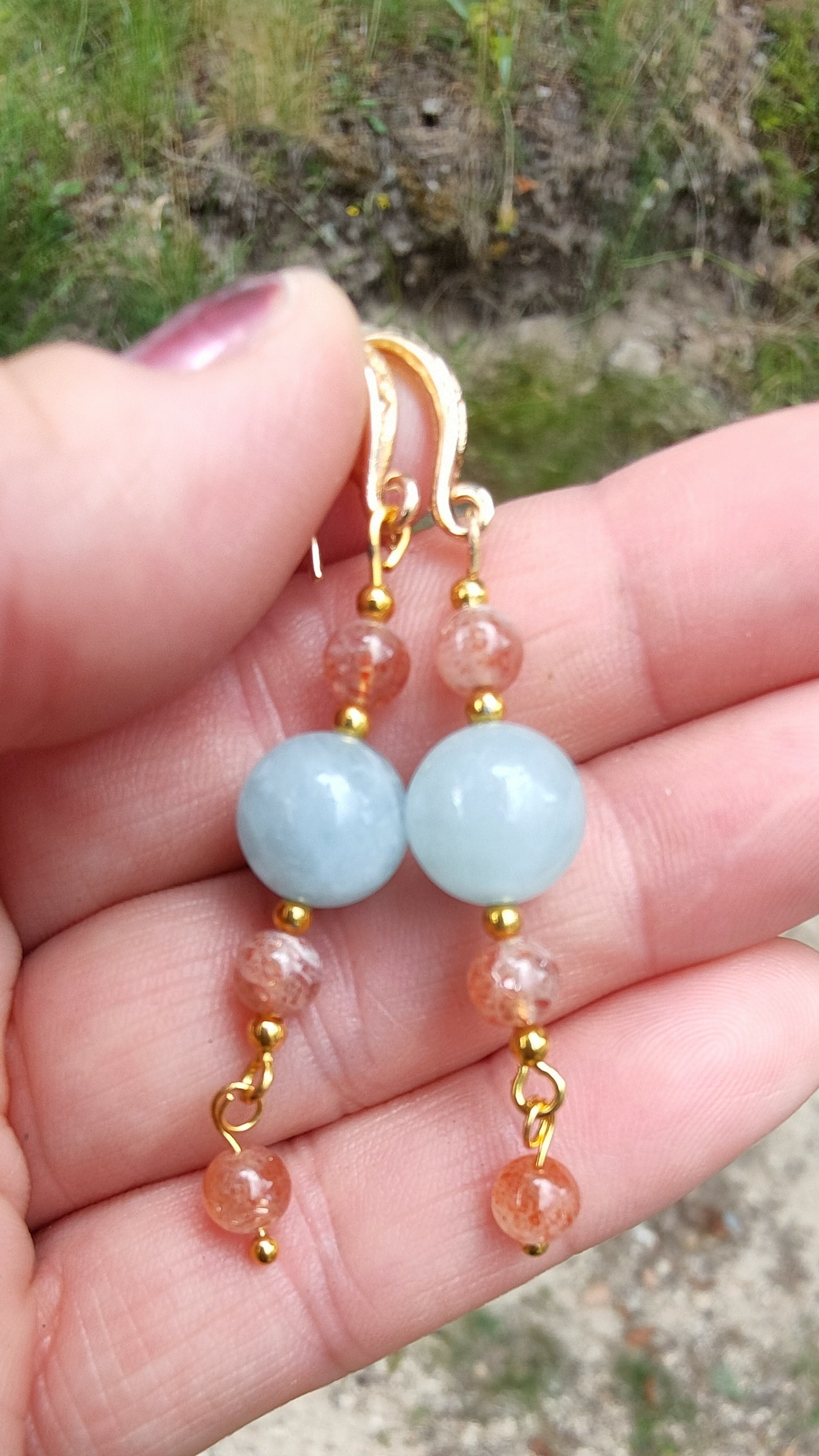 Perles de COLLECTION: Boucle d'oreille en Pierre de soleil et Aigue-marine
