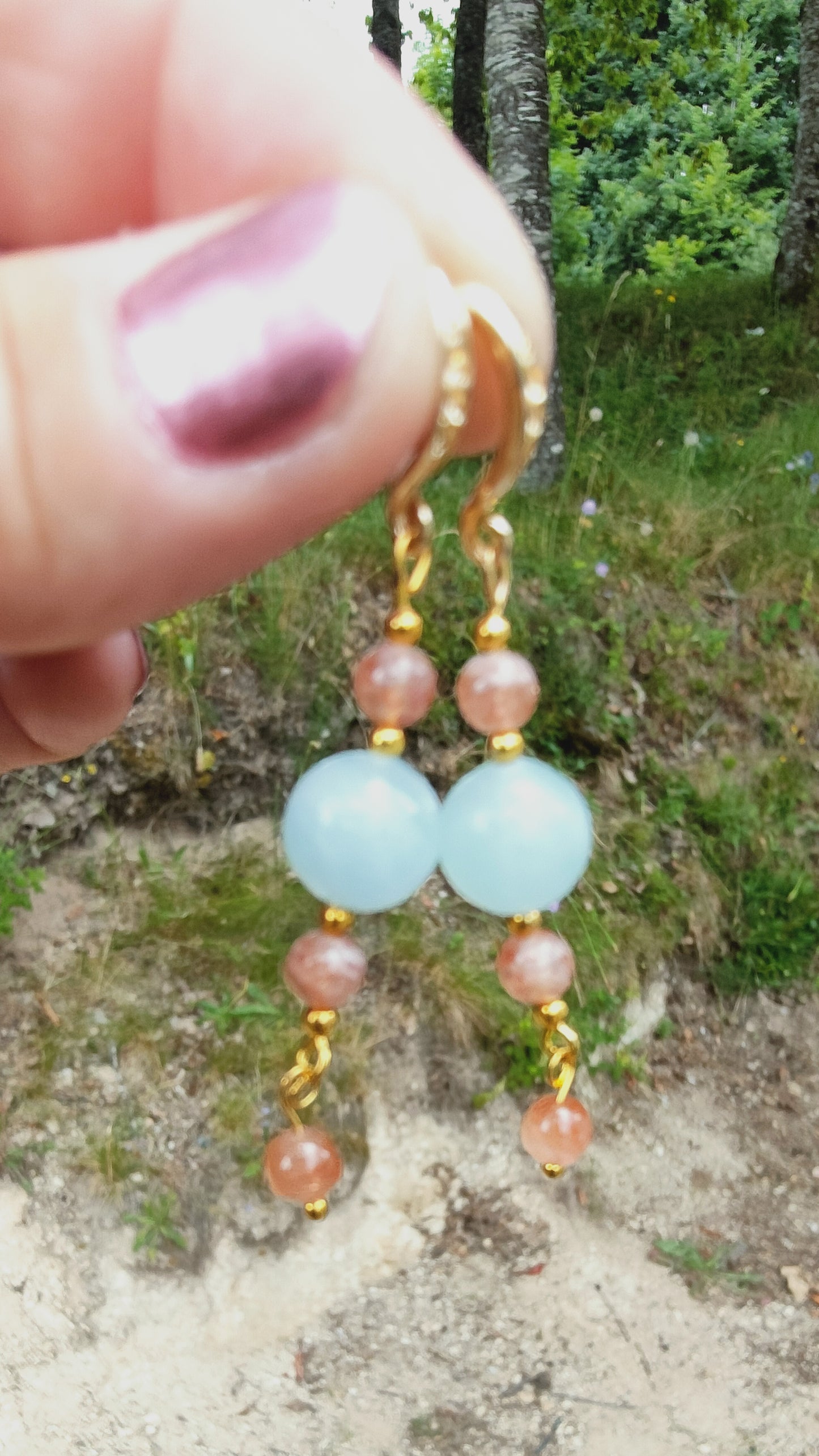 Perles de COLLECTION: Boucle d'oreille en Pierre de soleil et Aigue-marine