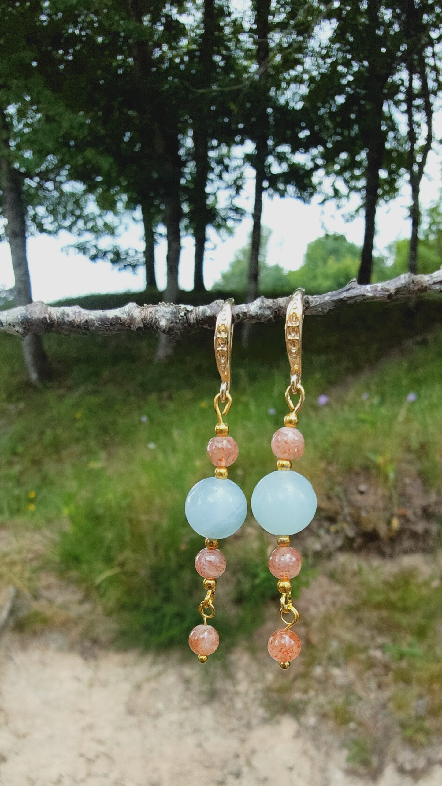 Perles de COLLECTION: Boucle d'oreille en Pierre de soleil et Aigue-marine