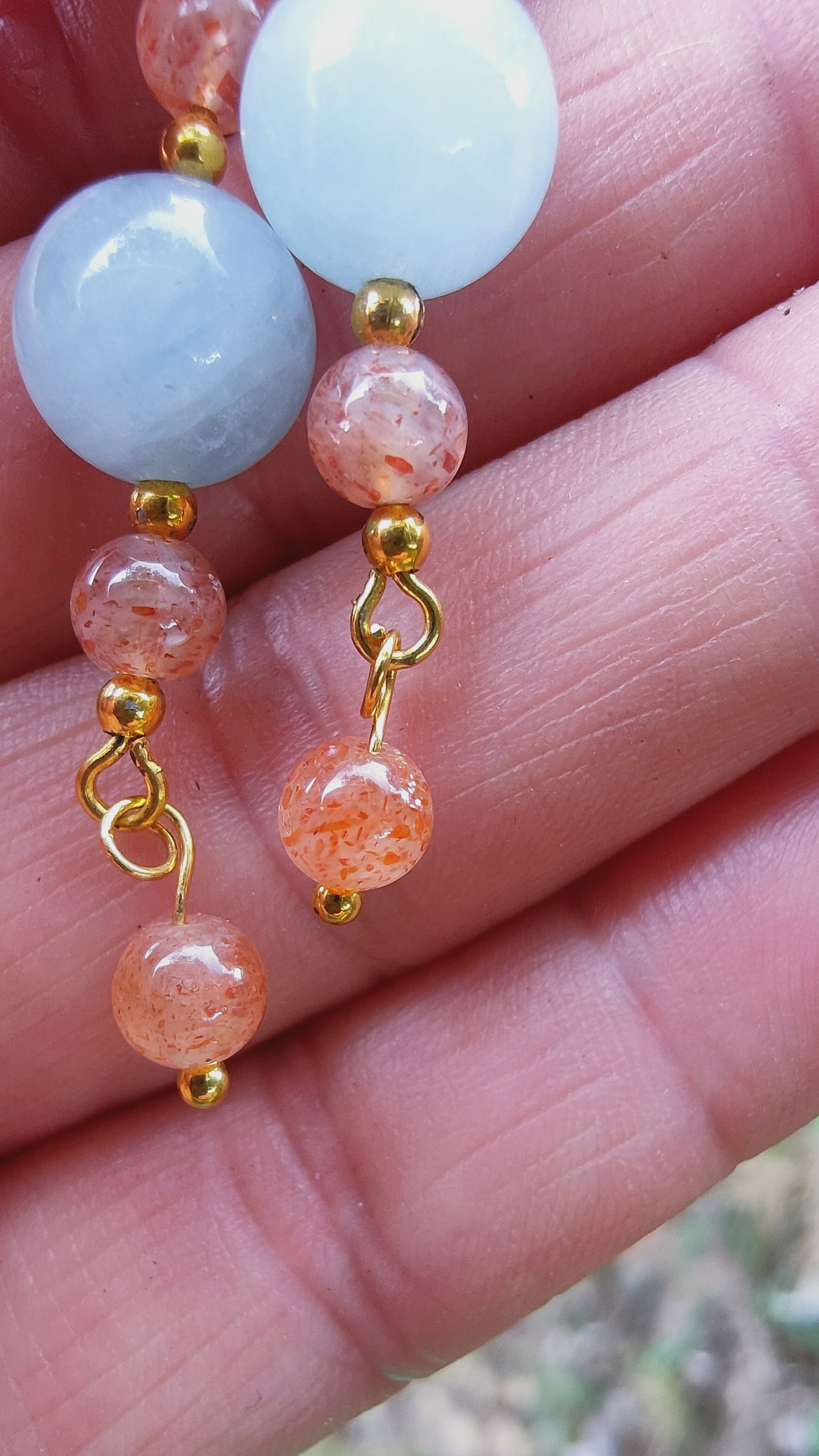 Perles de COLLECTION: Boucle d'oreille en Pierre de soleil et Aigue-marine