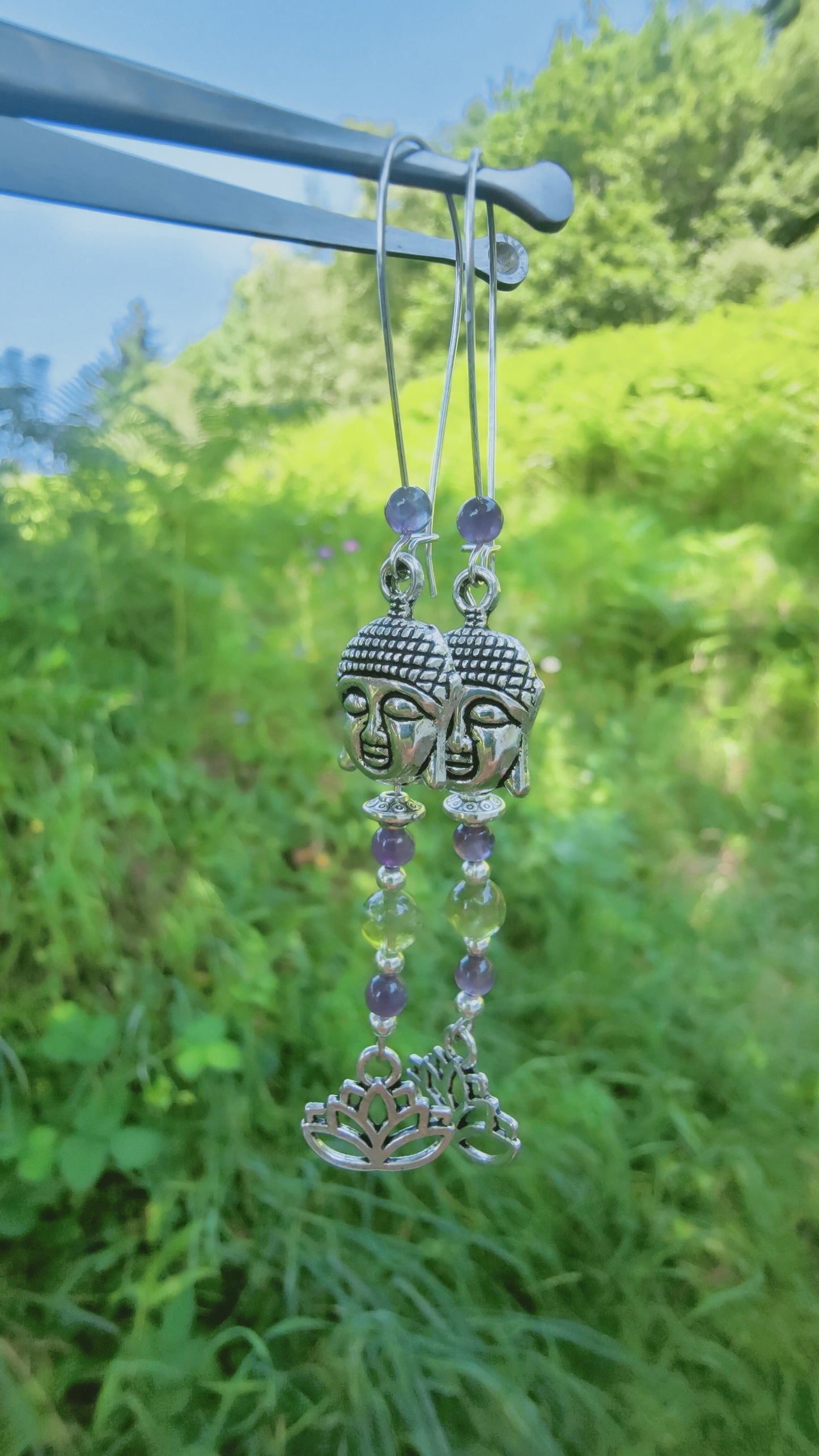 Boucles d'oreilles Bouddha Améthyste et Apatite verte