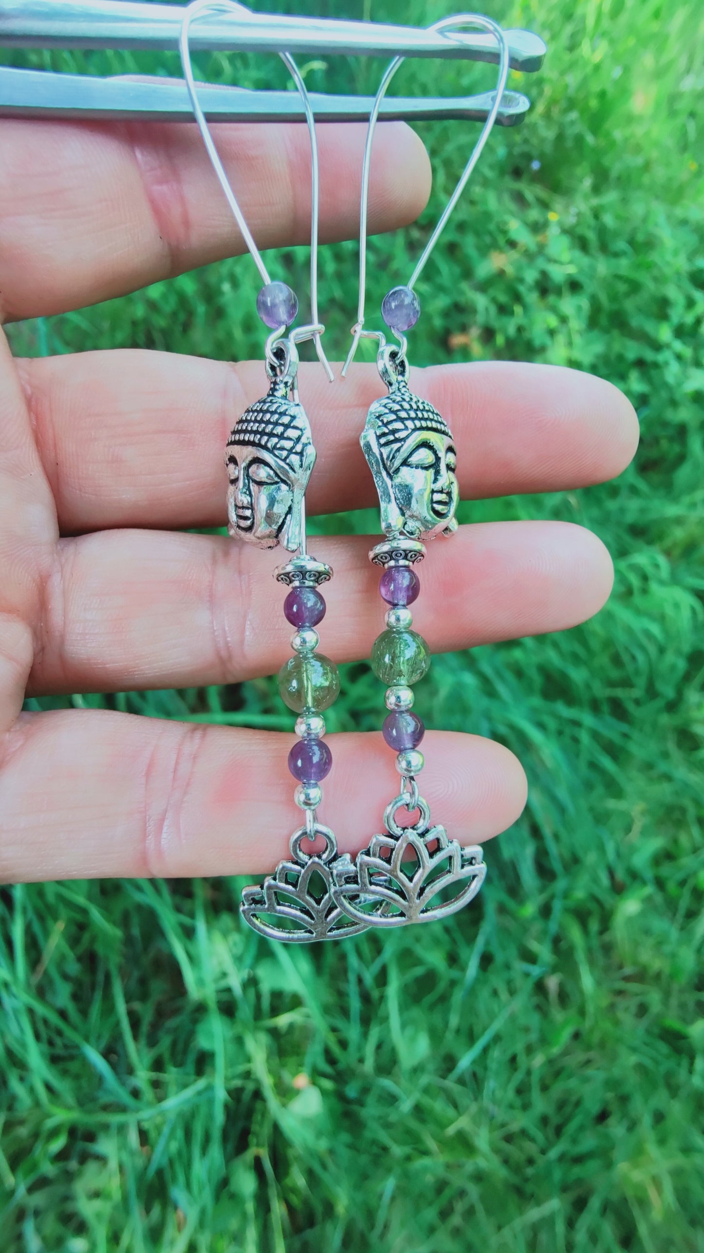 Boucles d'oreilles Bouddha Améthyste et Apatite verte