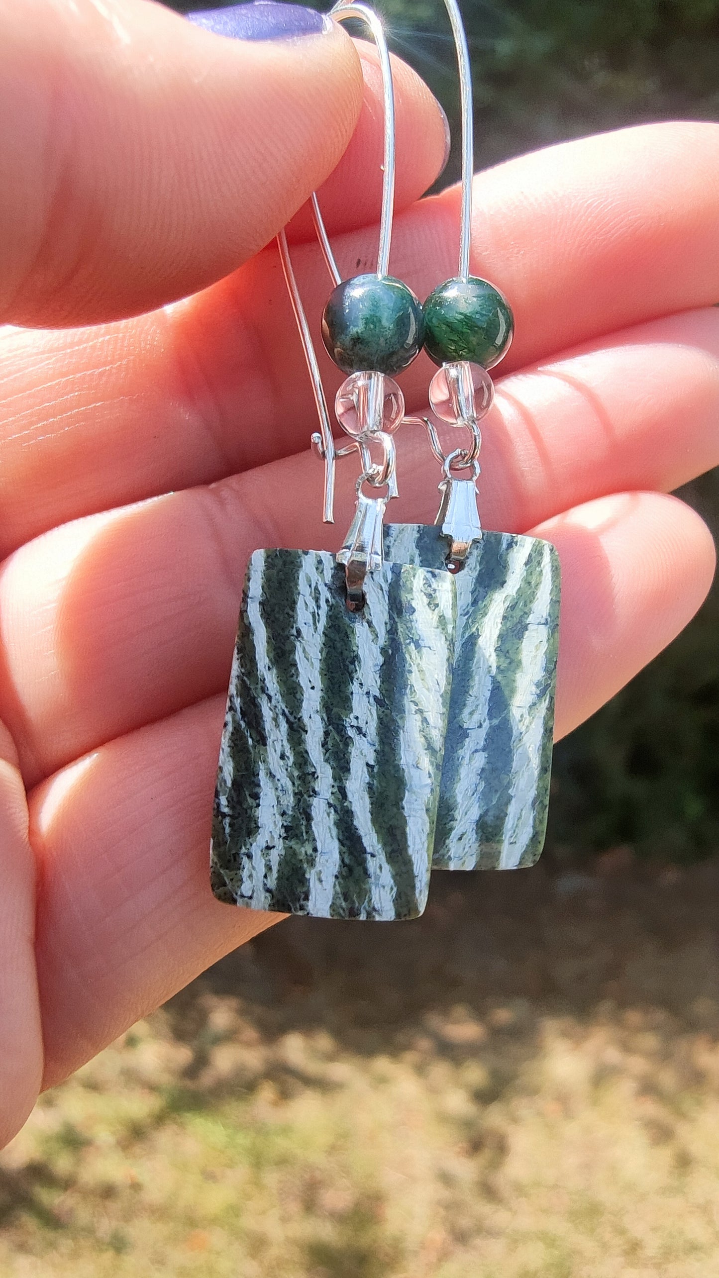 Boucles d'oreille en Chrysotile, cristal de roche et agate arbre