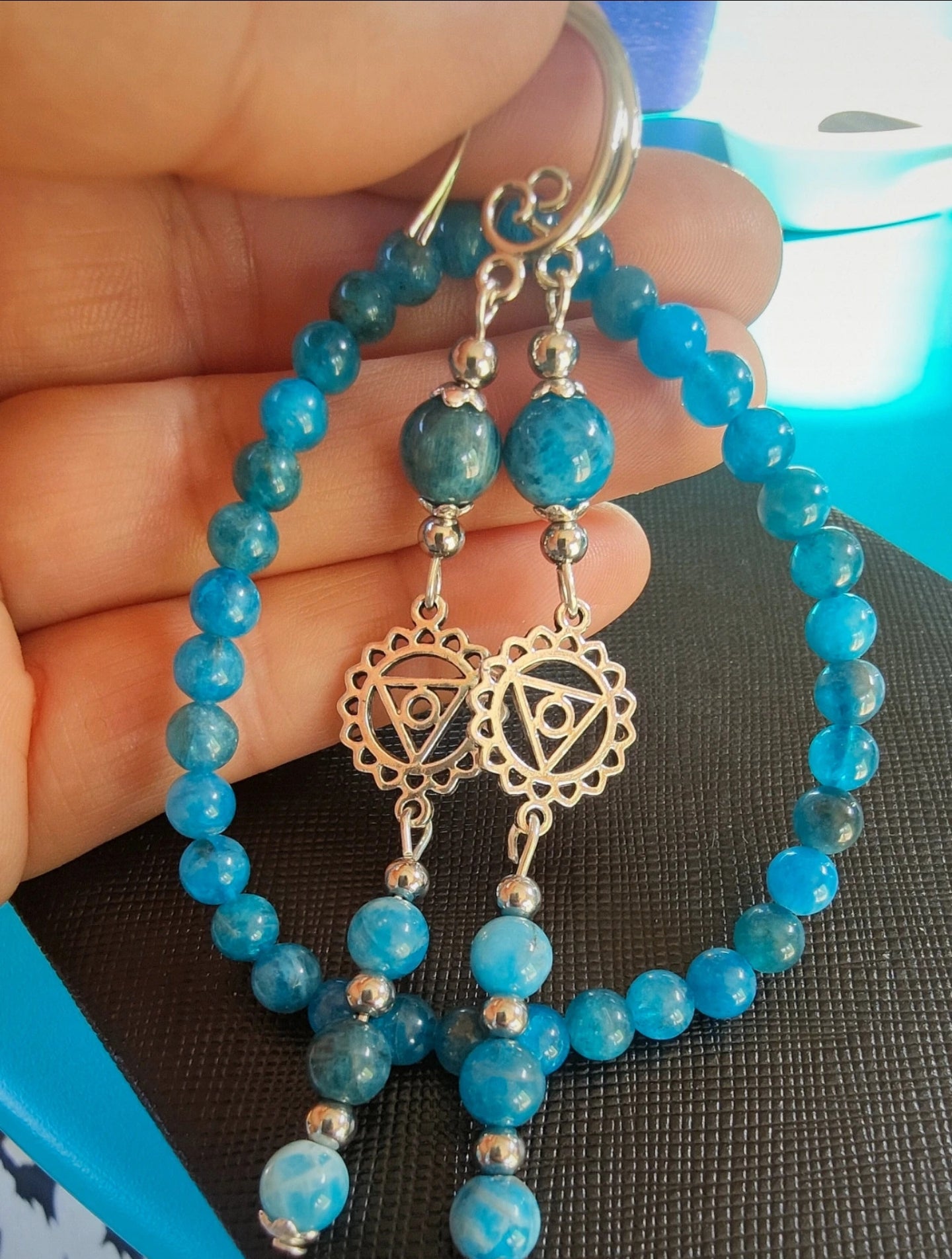 Parure Bracelet et boucle d'oreilles en Apatite bleue