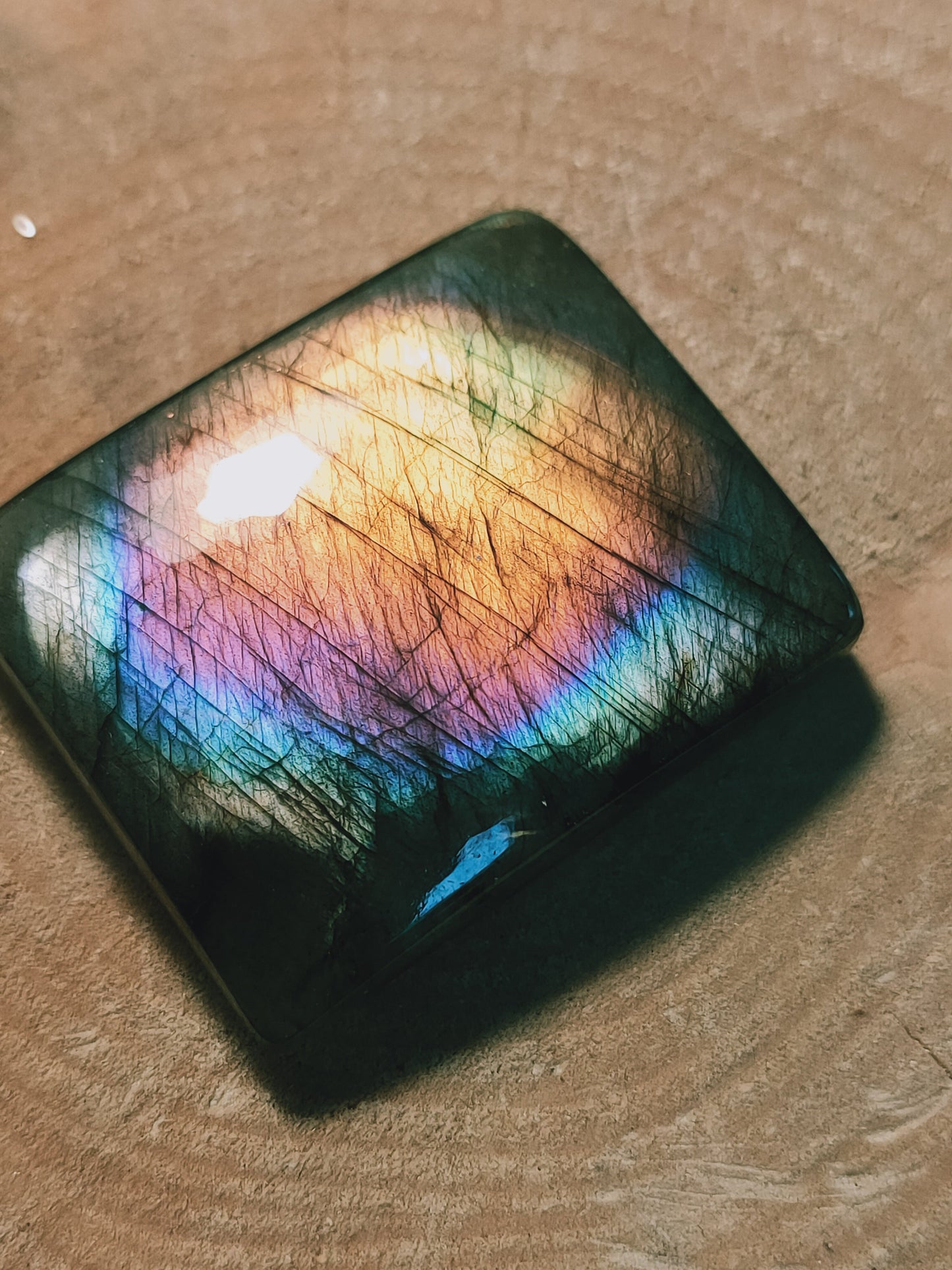Cabochon en Labradorite violette type Spectrolite - Qualité supérieure - 50 Carats- 27 X 22 X 6 mm