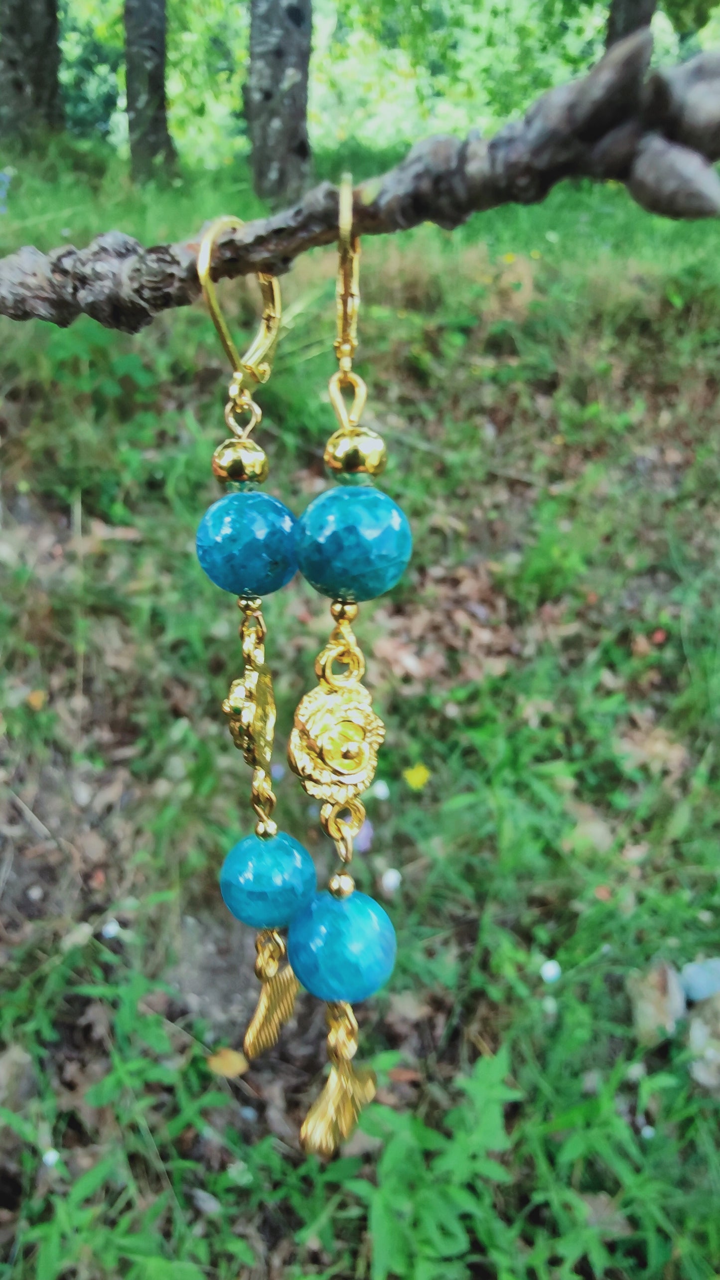Perles de COLLECTION: Boucles d'oreille en Apatite