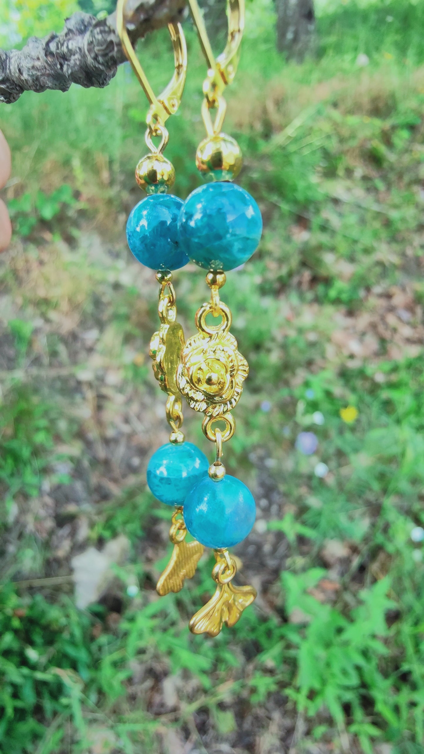 Perles de COLLECTION: Boucles d'oreille en Apatite