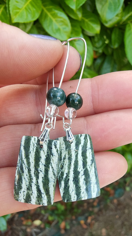 Boucles d'oreille en Chrysotile, cristal de roche et agate arbre