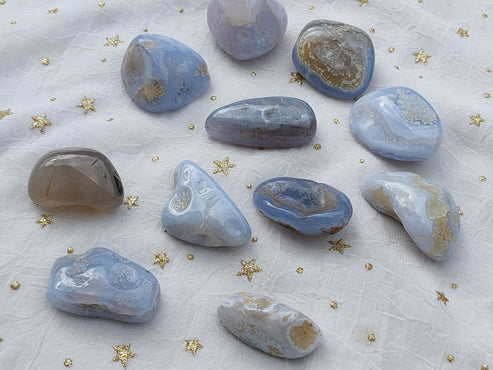 Calcédoine bleue sur Gangue de Namibie - Pierre roulée - Qualité AA - Taille au choix