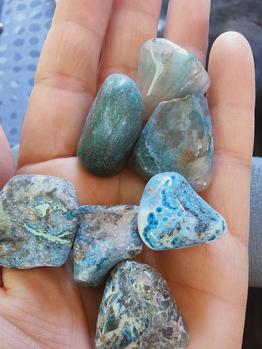 Chrysocolle Shattuckite de Namibie - Pierre roulée - Qualité AB - Entre 20 à 30 mm