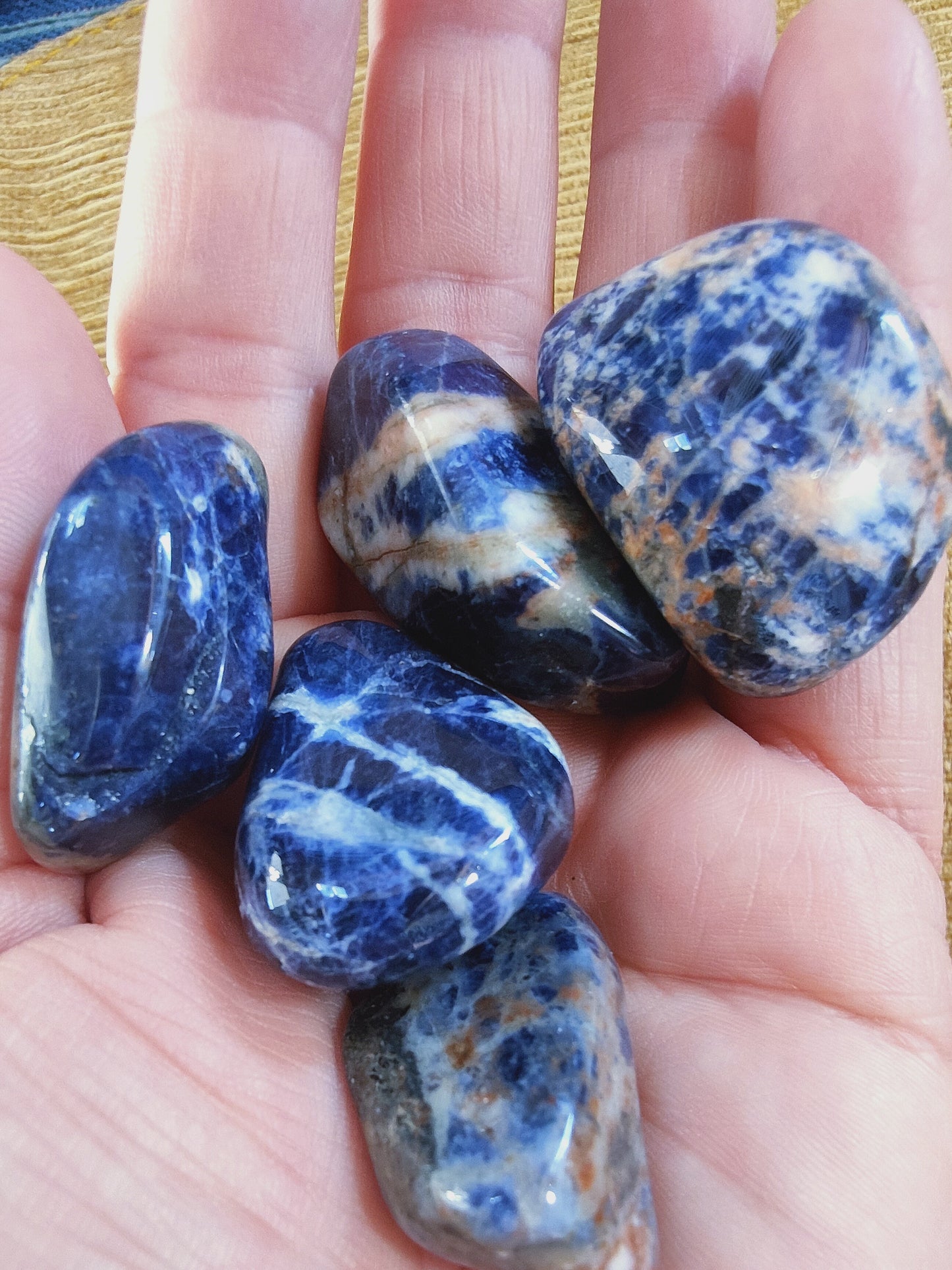 Sodalite orange de Namibie - Pierre roulée - Qualité A - Entre 30 à 40 mm