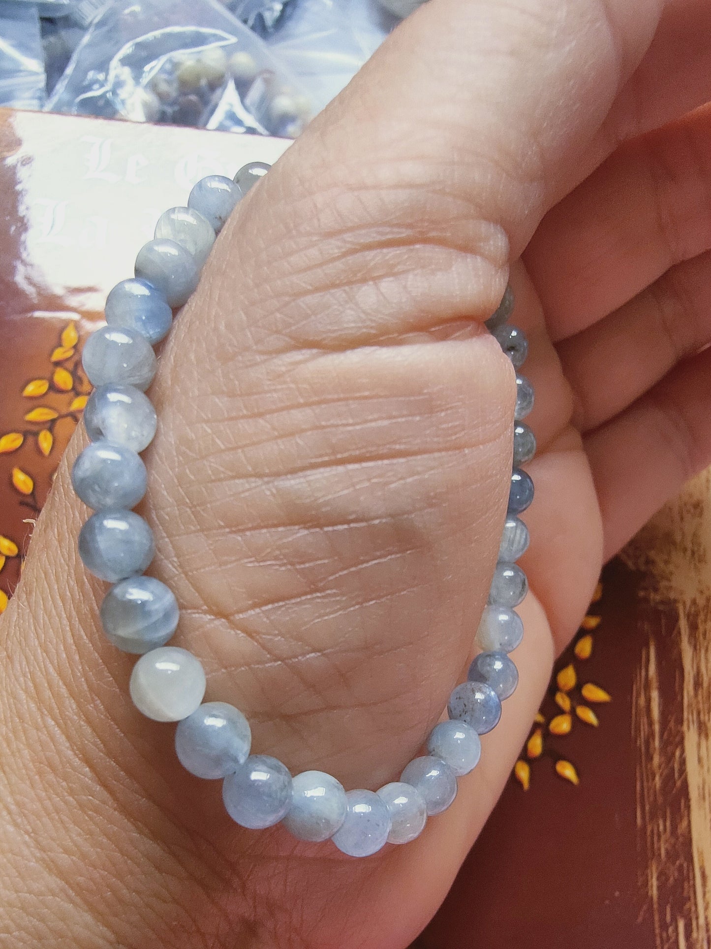 Bracelet en Cyanite bleue   - perles de 6 mm - qualité 💎💎💎💎