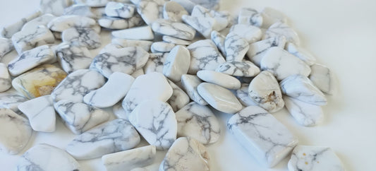 Howlite - Pierre roulée - taille au choix