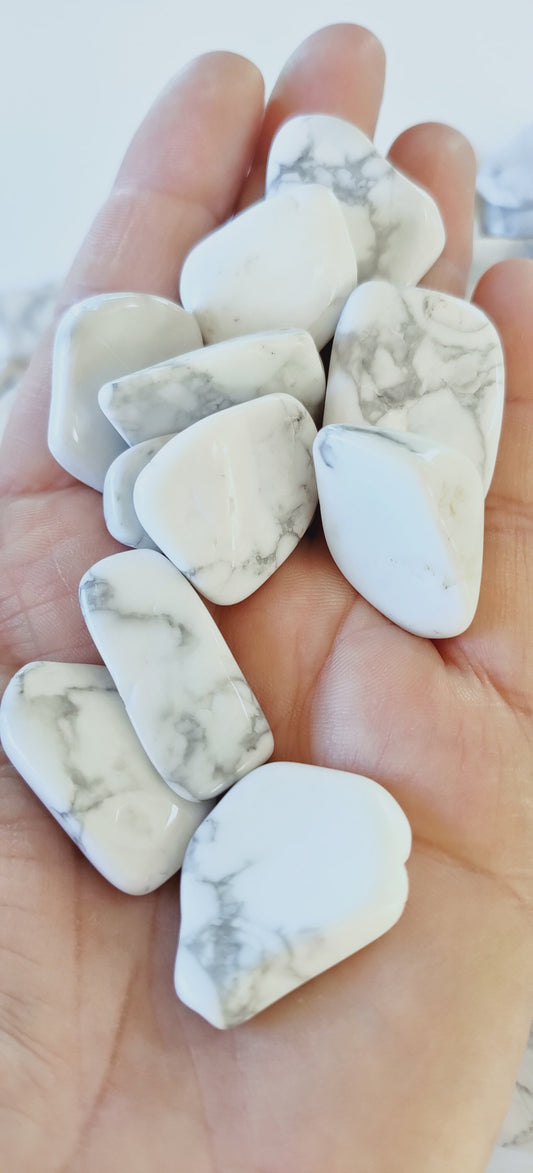 Howlite - Pierre roulée - taille au choix