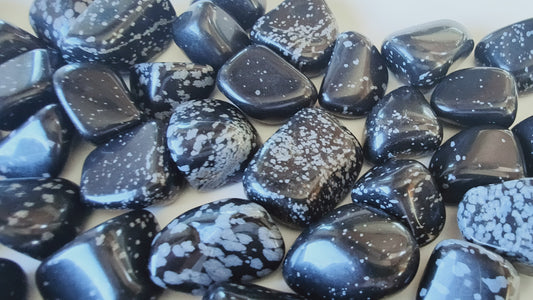 Obsidienne neige - pierre roulée - taille au choix