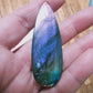 Cabochon en Labradorite violette type Spectrolite - Qualité EXCEPTIONNELLE collection - 105 Carats- 62 X 22 X 5 mm