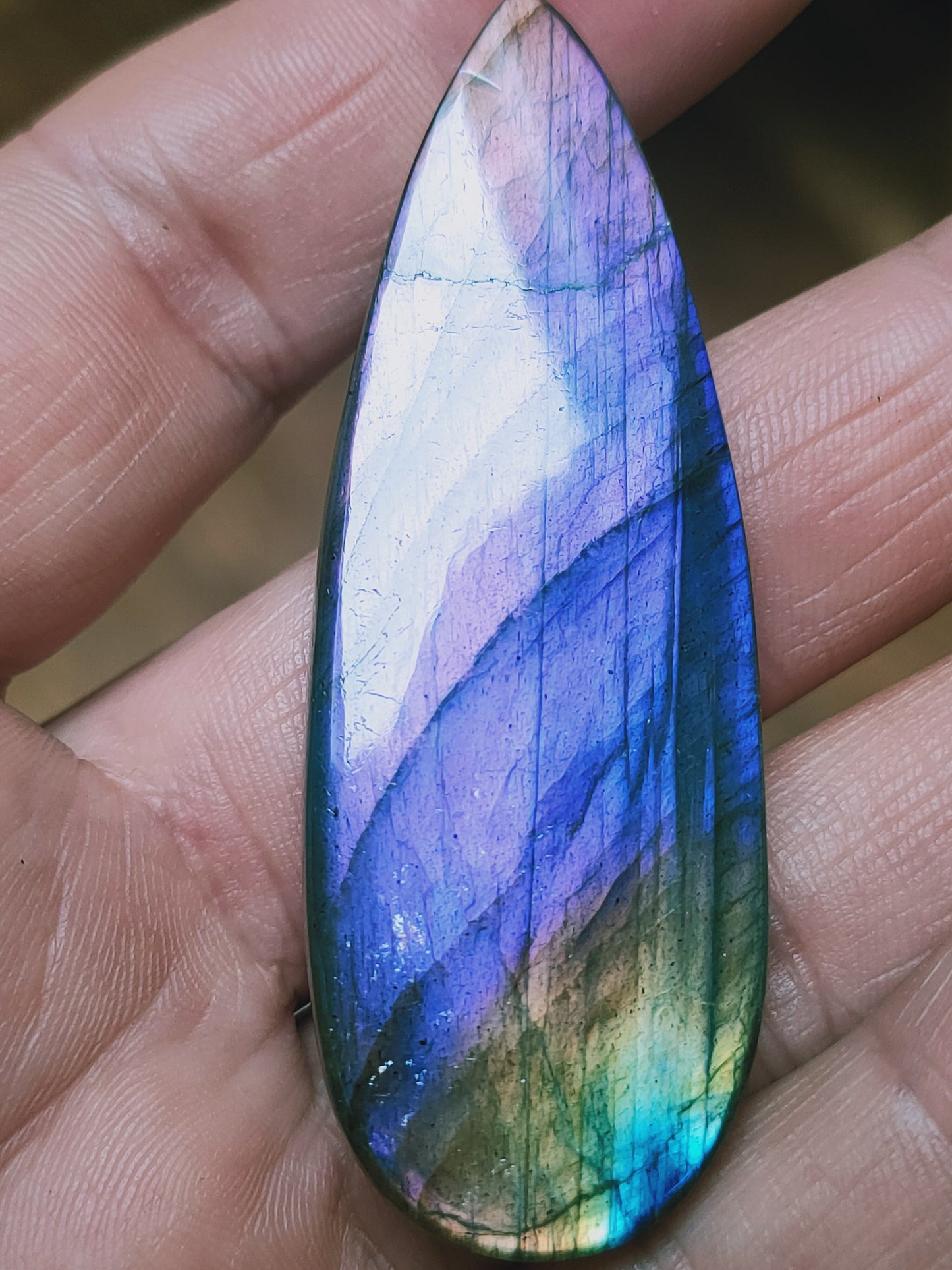 Cabochon en Labradorite violette type Spectrolite - Qualité EXCEPTIONNELLE collection - 105 Carats- 62 X 22 X 5 mm