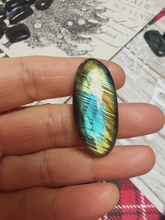 Cabochon en Labradorite de Madagascar - Création de bijou en macramé - modèle au choix